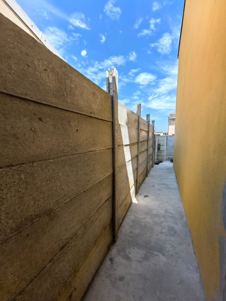 3 Bedroom Property for Sale in Pelican Park Western Cape